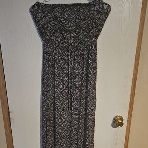Old Navy Black and White Geometric Maxi Dress